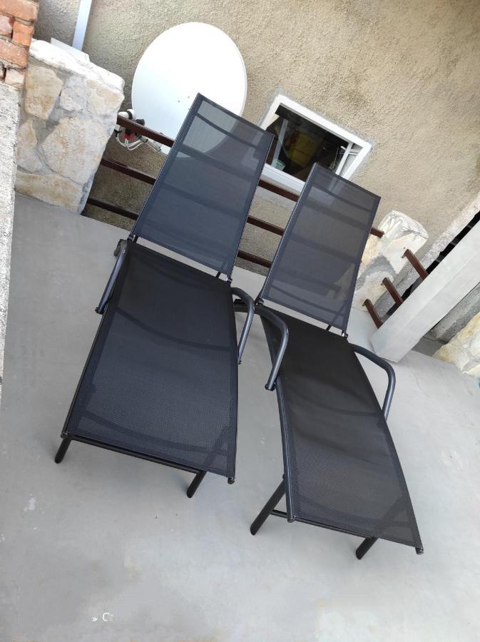 Lubenice-Rodinis Room And Apartment מראה חיצוני תמונה